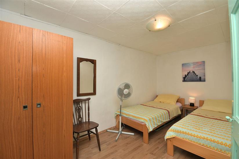 Apartment A1, for 5 persons