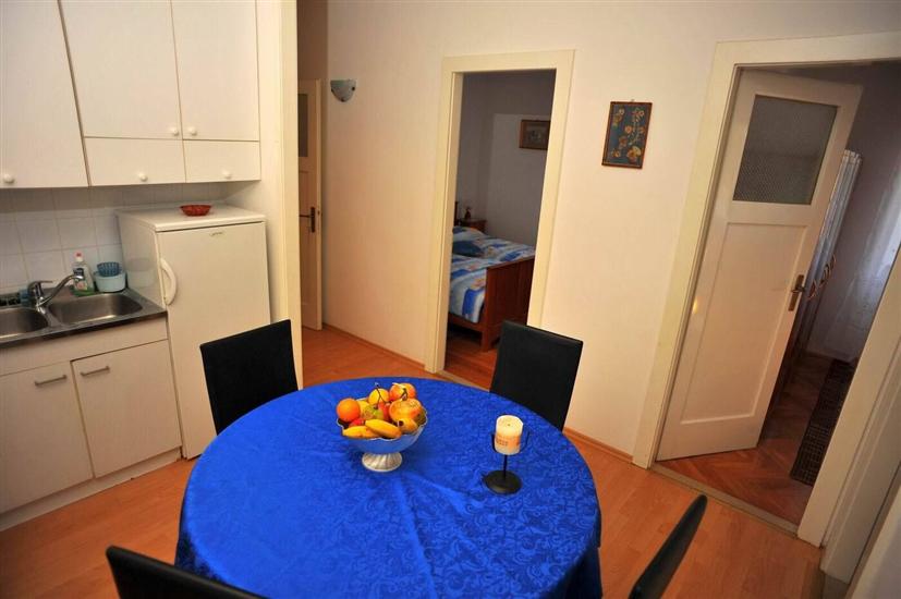 Apartment A2, for 6 persons