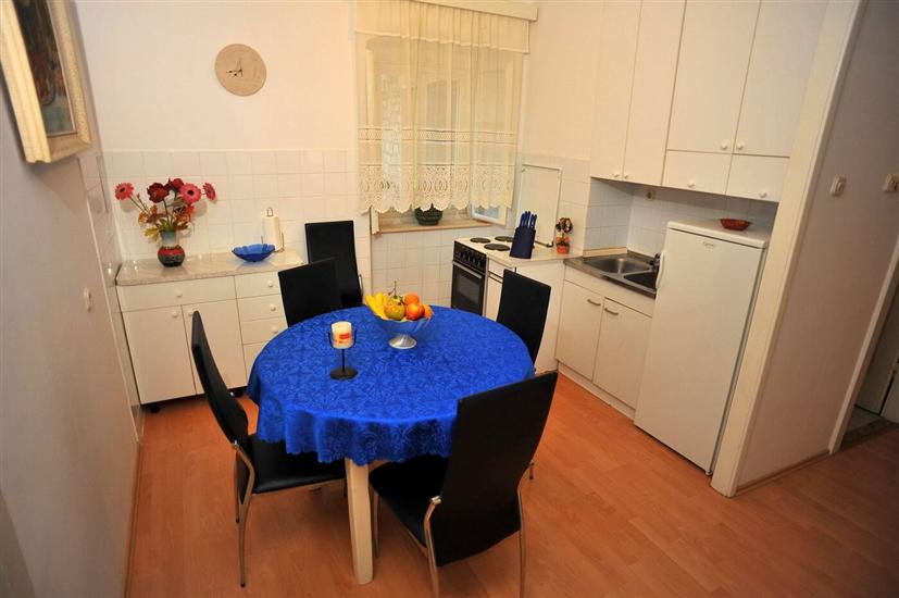 Apartment A2, for 6 persons