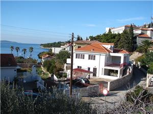 Apartment Eta Hvar - island Hvar, Size 30.00 m2, Airline distance to the sea 250 m, Airline distance to town centre 400 m