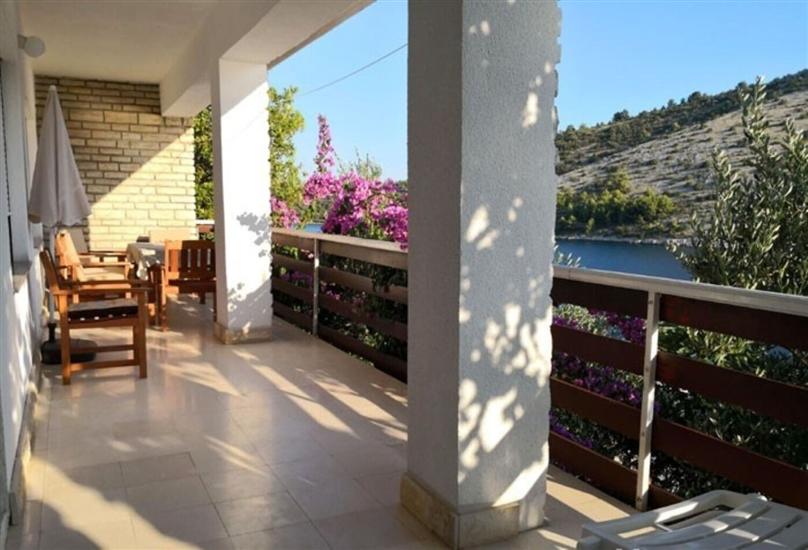 Apartment A1, for 7 persons