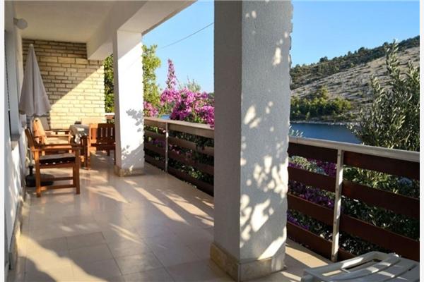 Apartment A1, for 7 persons