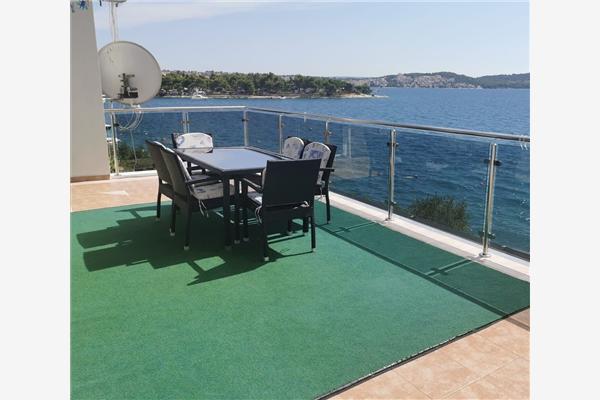 Apartment A2, for 6 persons