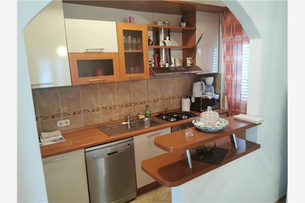 Apartment A2, for 6 persons