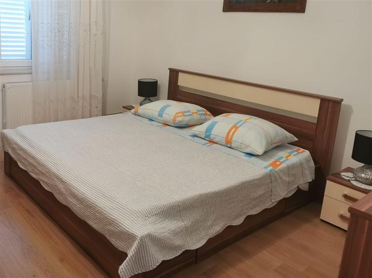 Apartment A2, for 6 persons