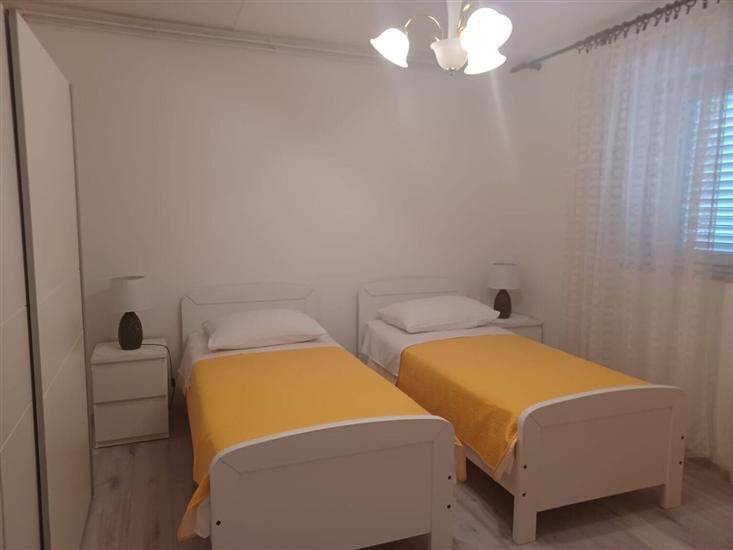 Apartment A3, for 6 persons