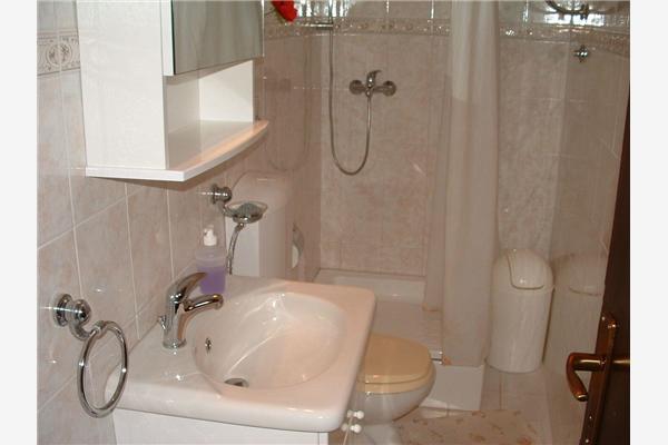 Apartment A1, for 6 persons