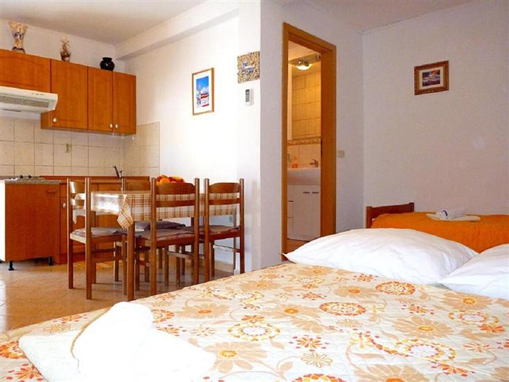 Apartment A1, for 3 persons