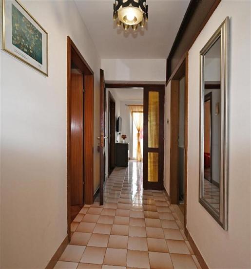 Apartment A2, for 7 persons