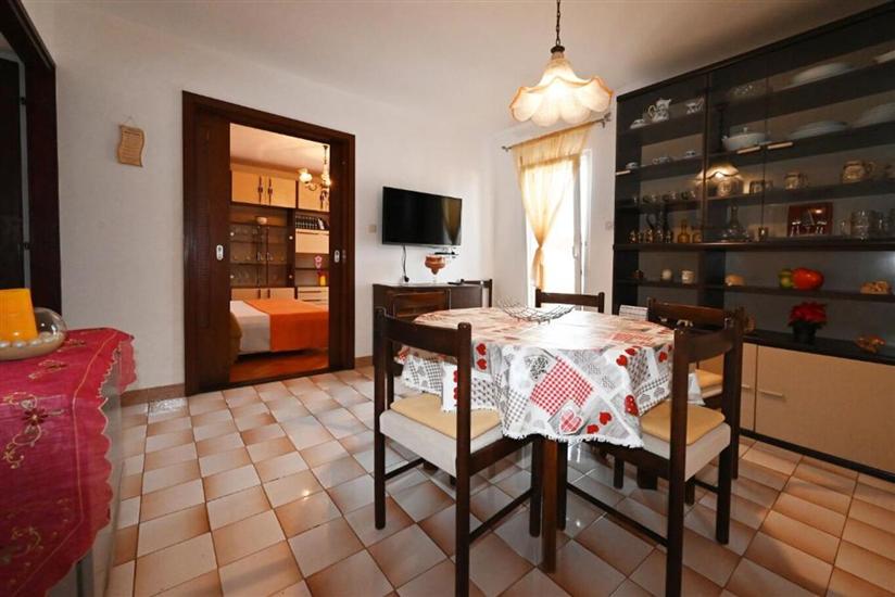 Apartment A2, for 7 persons