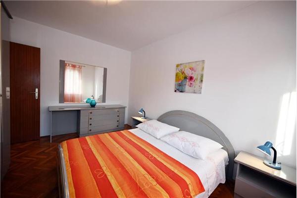 Apartment A2, for 7 persons