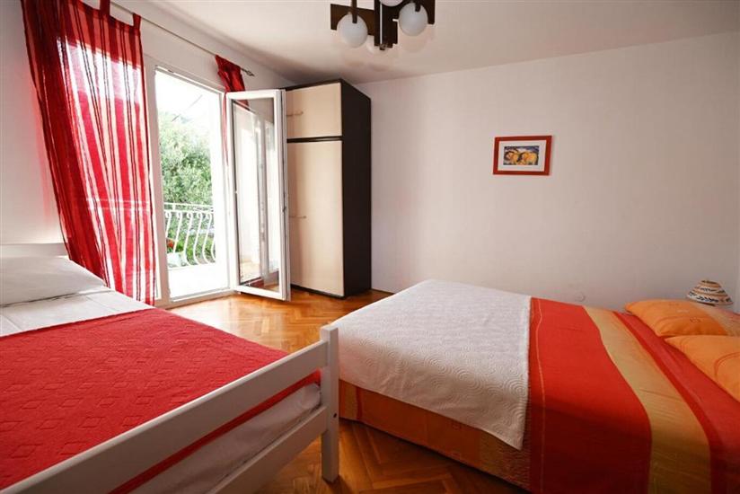 Apartment A2, for 7 persons