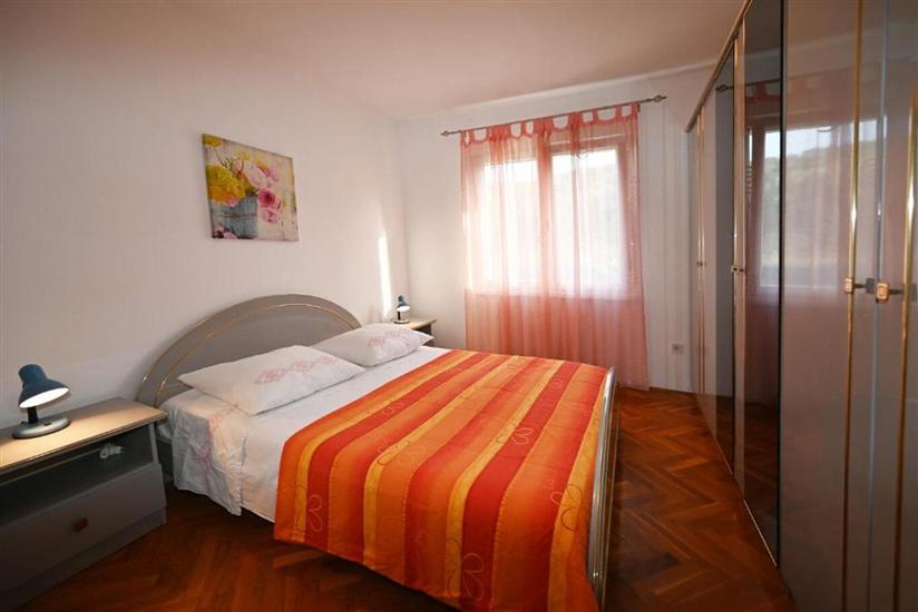 Apartment A2, for 7 persons