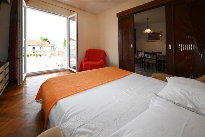 Apartment A2, for 7 persons