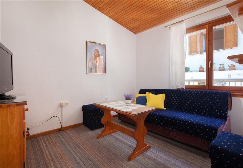 Apartment A2, for 6 persons