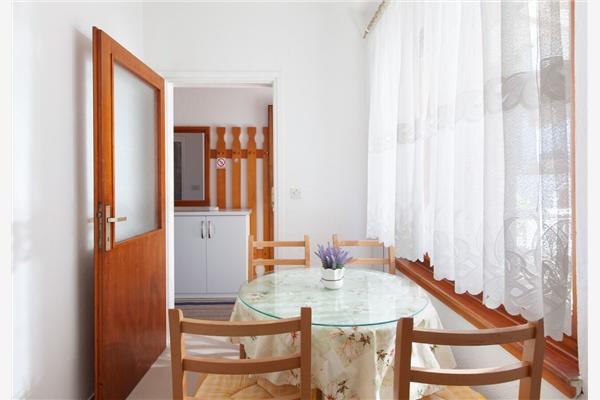 Apartment A2, for 6 persons