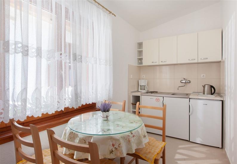 Apartment A2, for 6 persons