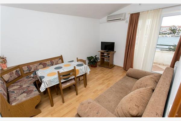Apartment A4, for 4 persons