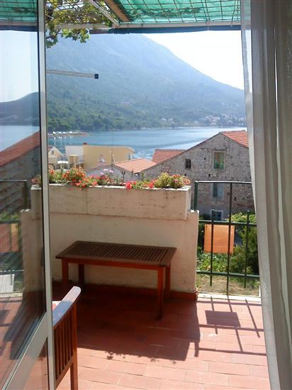 Apartment A1, for 5 persons