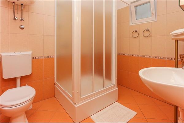 House K1, for 8 persons