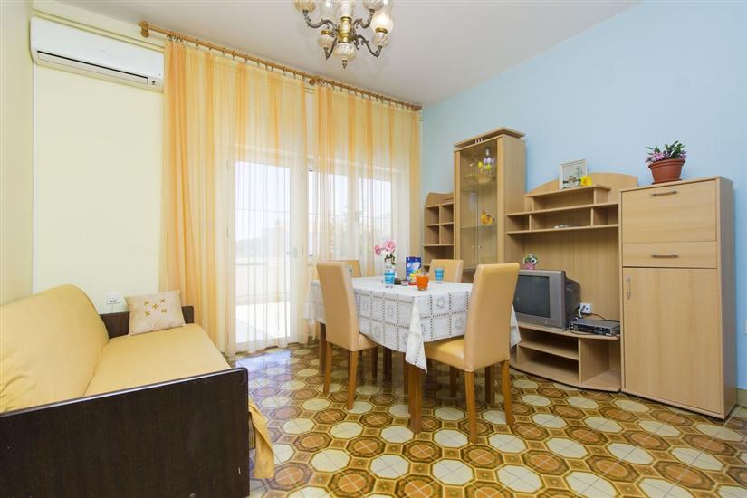 Apartment A2, for 4 persons