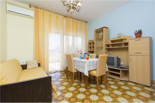Apartment A2, for 4 persons