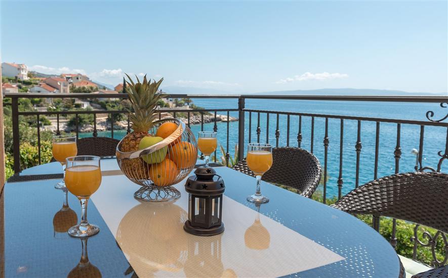 Apartment A1, for 6 persons