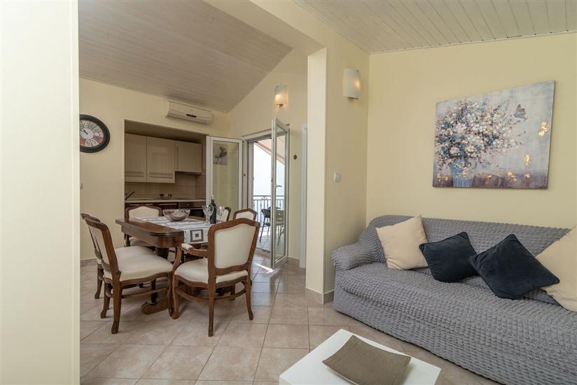 Apartment A1, for 6 persons