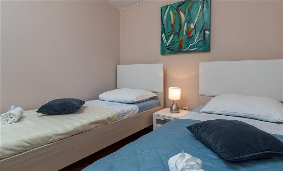 Apartment A1, for 6 persons