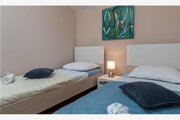 Apartment A1, for 6 persons