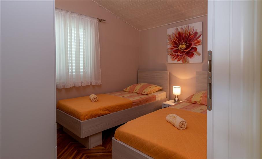 Apartment A1, for 6 persons