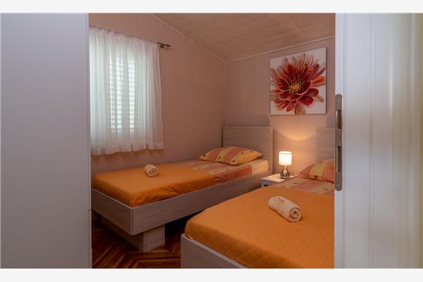 Apartment A1, for 6 persons