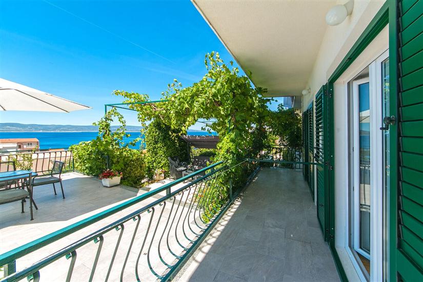 Apartment A1, for 5 persons