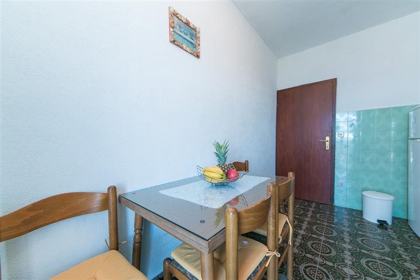 Apartment A1, for 5 persons