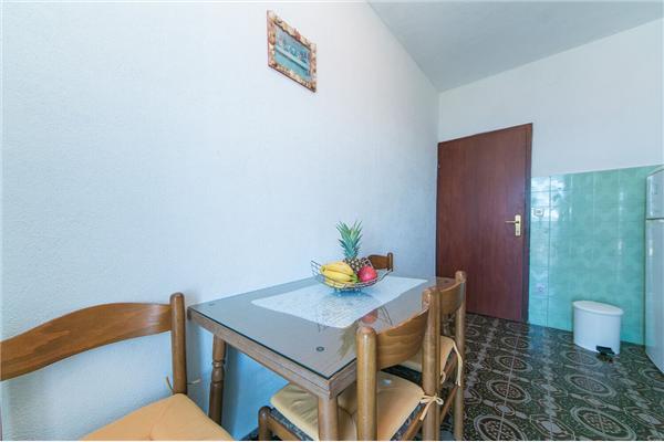 Apartment A1, for 5 persons