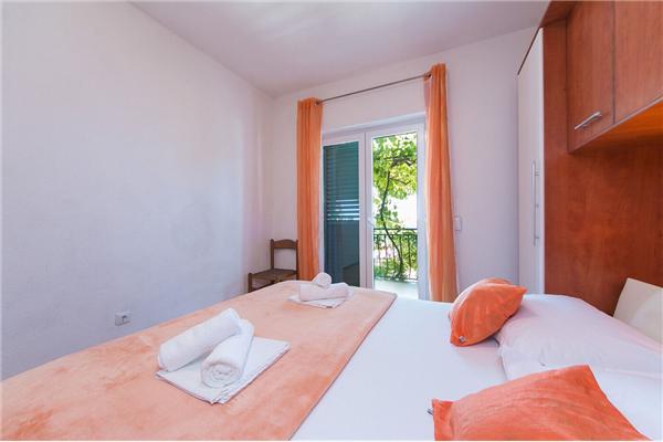 Apartment A1, for 5 persons