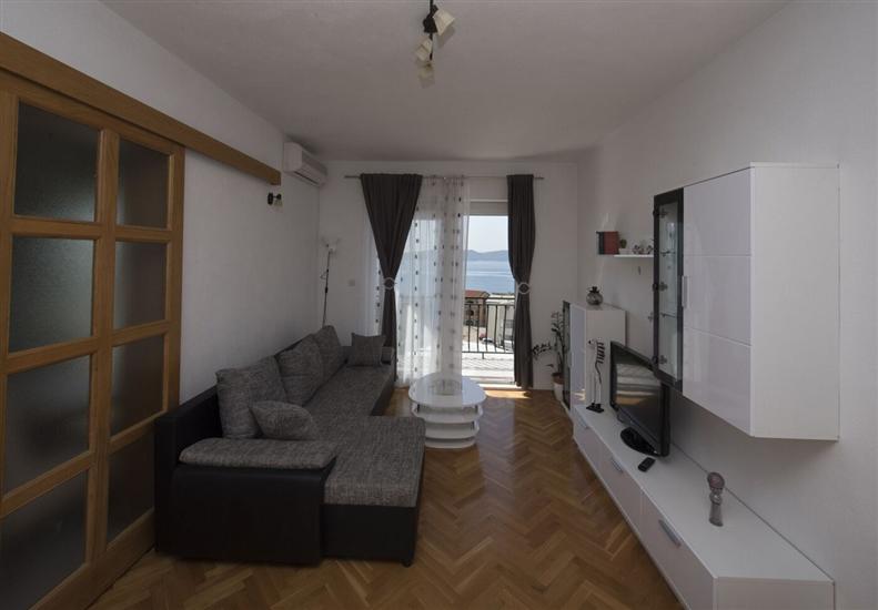 Apartment A2, for 6 persons
