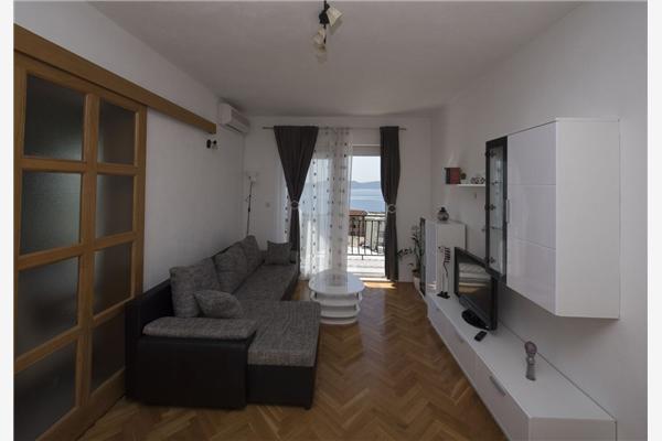 Apartment A2, for 6 persons