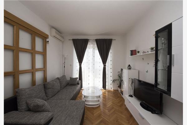 Apartment A2, for 6 persons