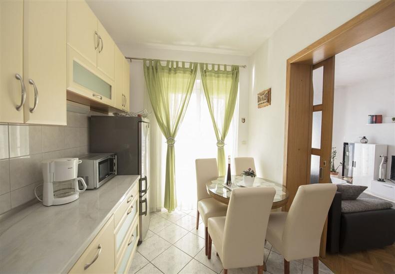 Apartment A2, for 6 persons