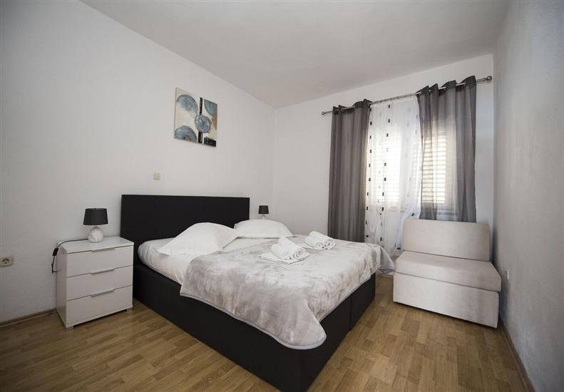 Apartment A2, for 6 persons