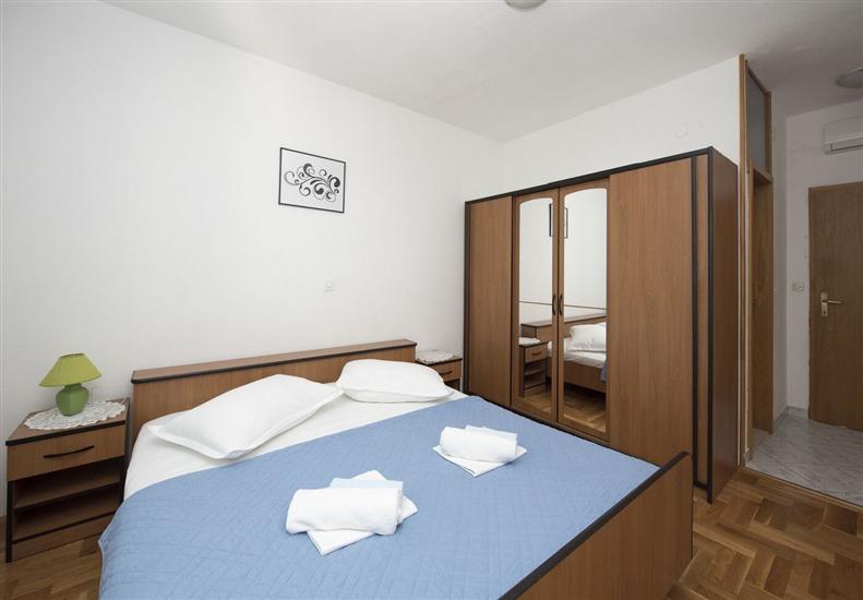 Apartment A2, for 6 persons