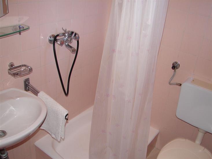 Apartment A2, for 3 persons