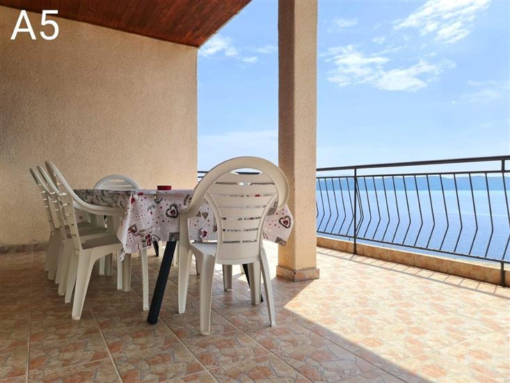Apartment A5, for 7 persons