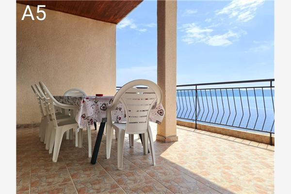 Apartment A5, for 7 persons