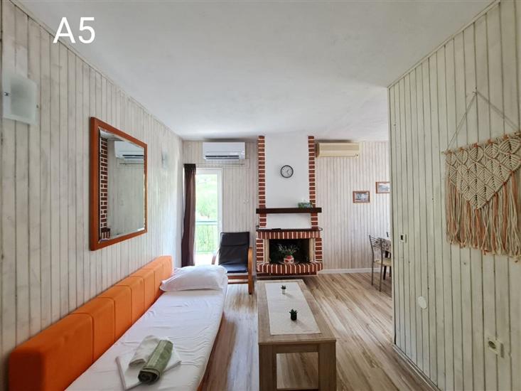 Apartment A5, for 7 persons