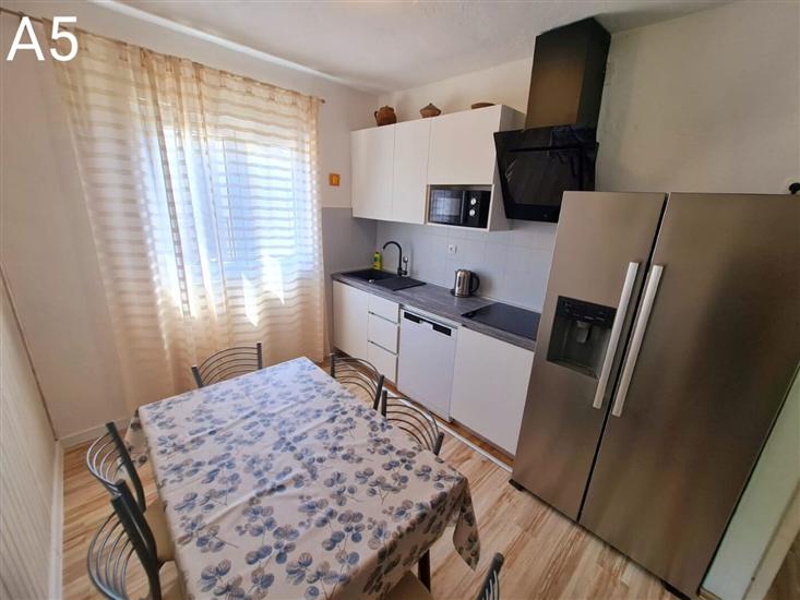 Apartment A5, for 7 persons