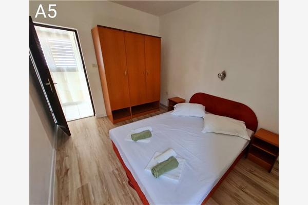 Apartment A5, for 7 persons