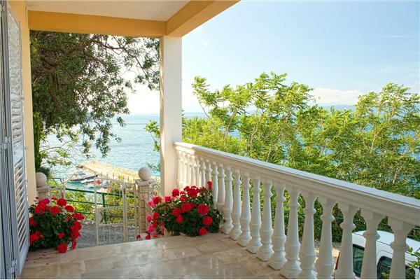 Apartment A1, for 9 persons