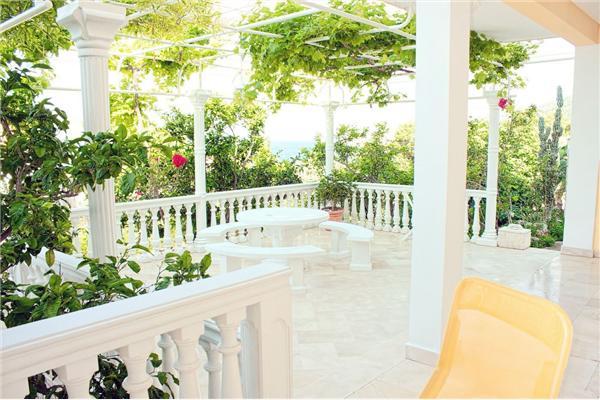 Apartment A1, for 9 persons